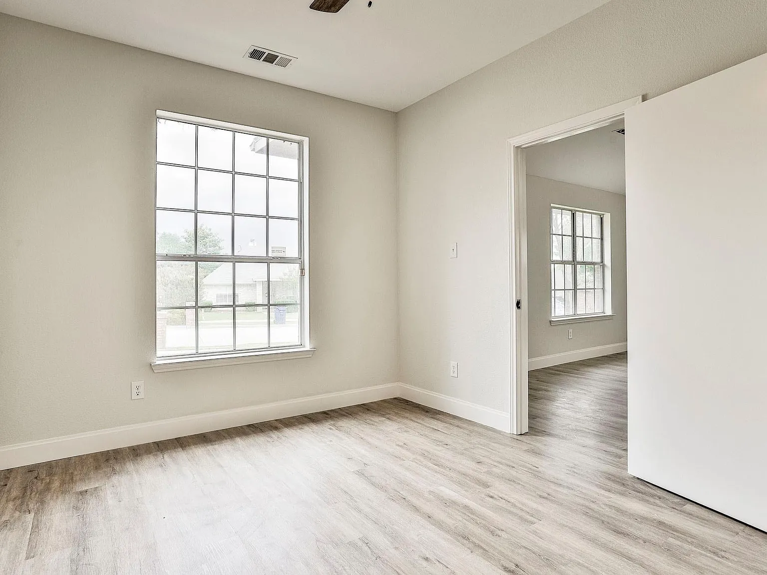 3 bed, 1820 sqft, $2,500 — Photo 2