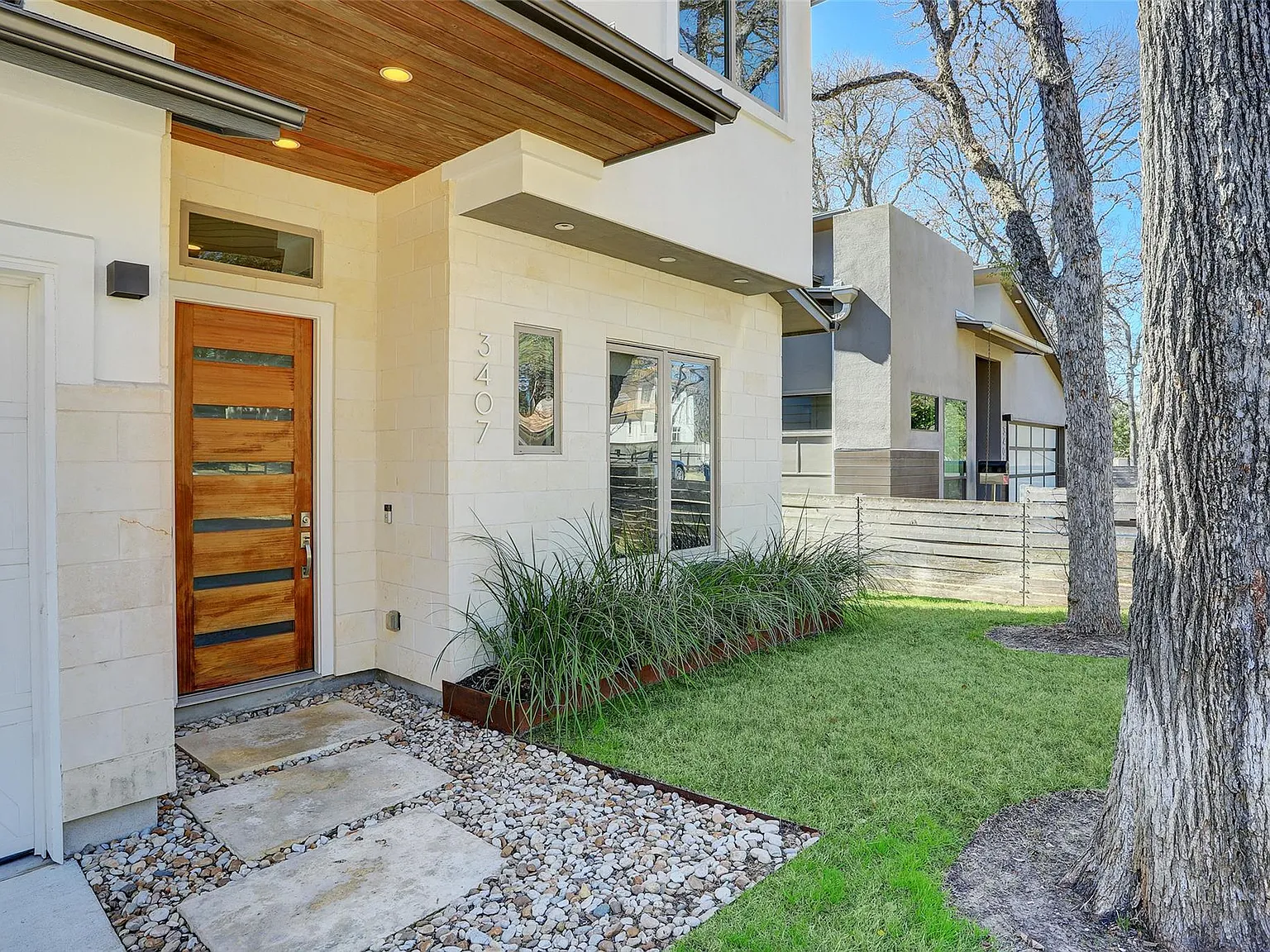 3 bed, 3.5 bath, 2543 sqft, $14,500 — Photo 1