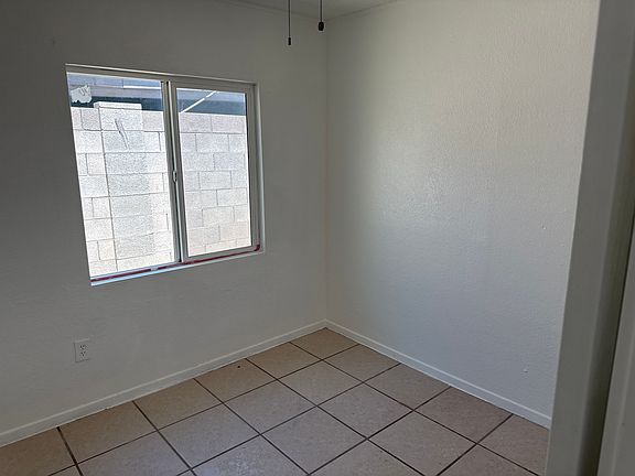 3rd image of 581 N Colorado St #1