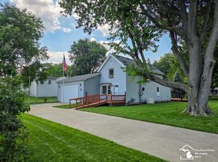 11113 Harold Dr, Luna Pier, MI 48157