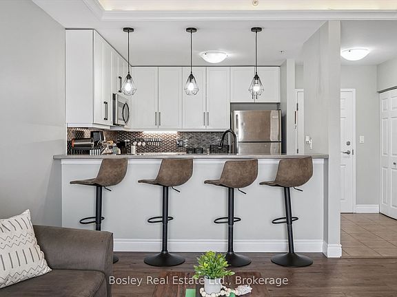 4th image of 2 Colonial Dr #314