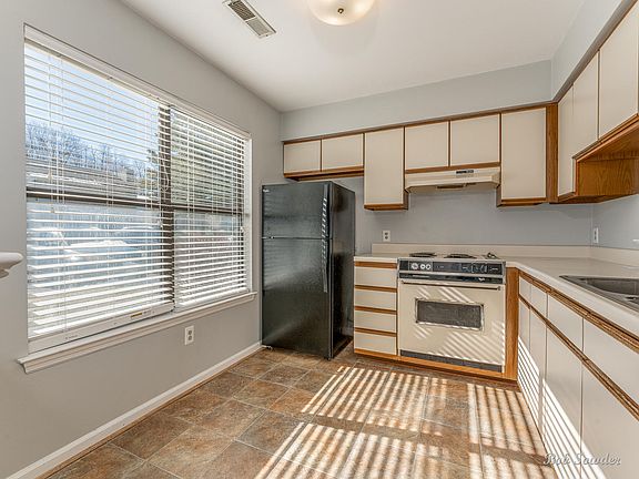 4th image of 7172 Wild Cherry Ct