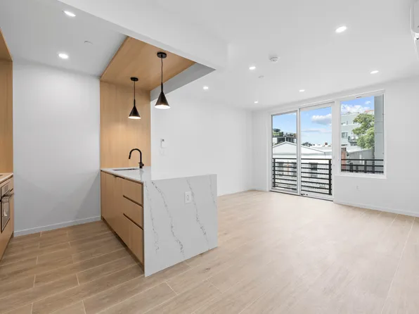 366 Harman Street image 7 of 18