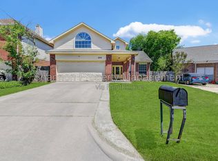 2919 Crest Park Dr, Houston, TX 77082