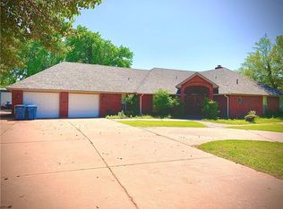 2281 Lee Pl, Tuttle, OK 73089