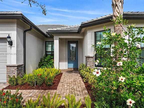 3rd image of 2715 Primrose Pl