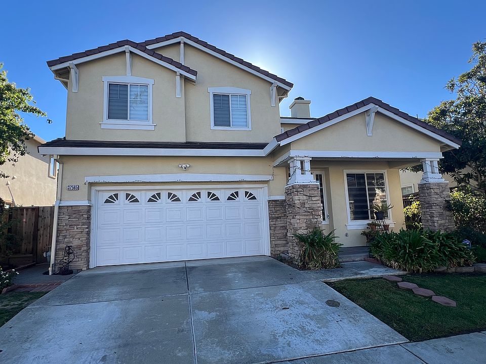 37565 Summer Holly Common, Fremont