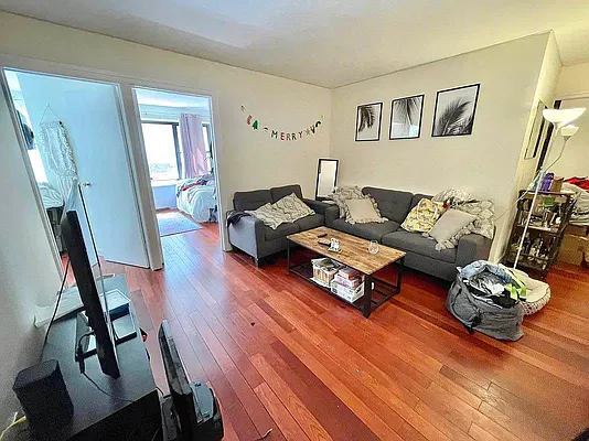 Rented by Olympia House Delaware LP | media 18