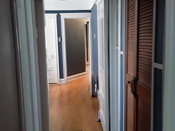 5th image of 640 W Oakdale Ave #4