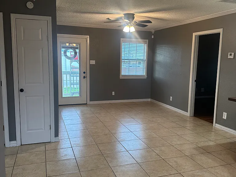 6325 Heards Ln — Photo 10