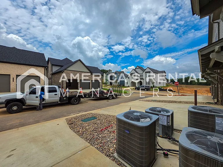 4422 Foxcote Ln — Photo 29