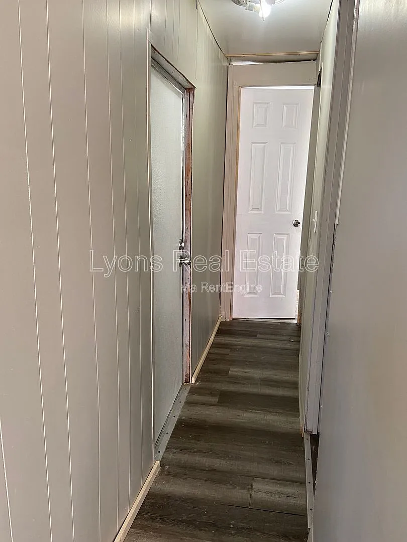 2 bed, 1.0 bath, $850 — Photo 4