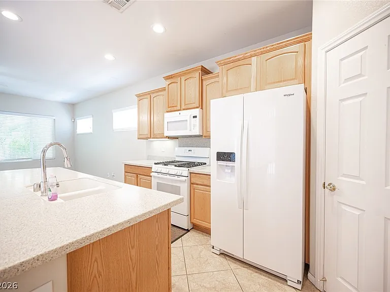 10474 Howling Coyote Ave — Photo 21