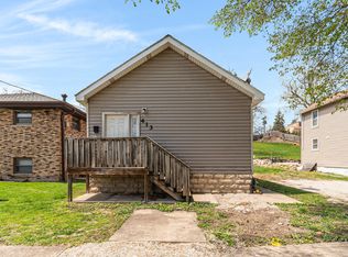 413 Summit St, Joliet, IL 60435