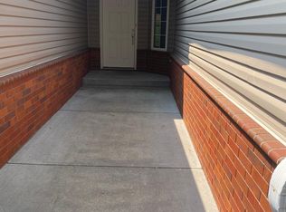 2279 Surfside Dr, Lincoln, NE 68528