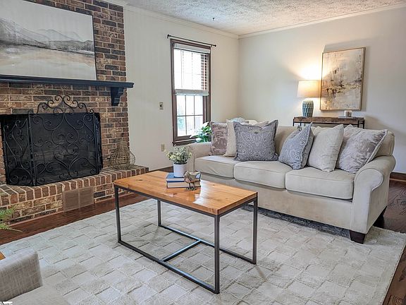 5th image of 1202 Plantation Dr