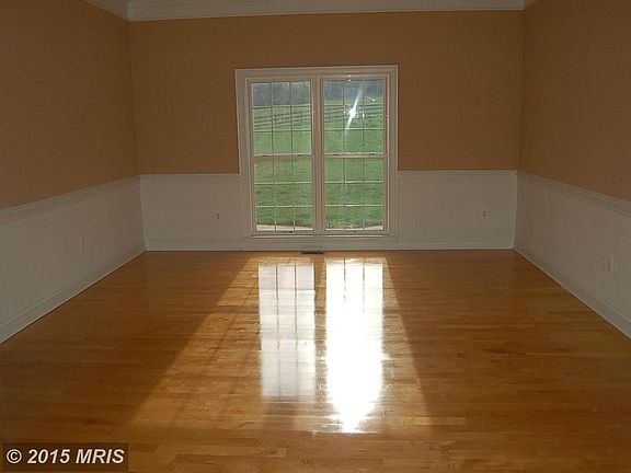 5th image of 24 Churchill Ln