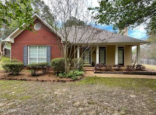 318 Sagewood Dr, Ridgeland, MS 39157