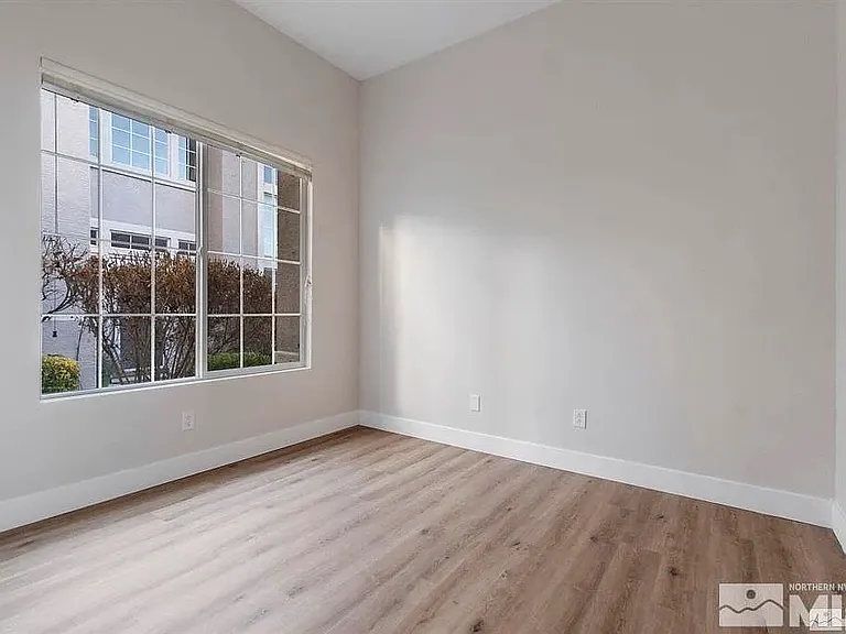 9725 Cattail Cir — Photo 11