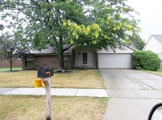 38758 Meeting House Ln, Livonia, MI 48154