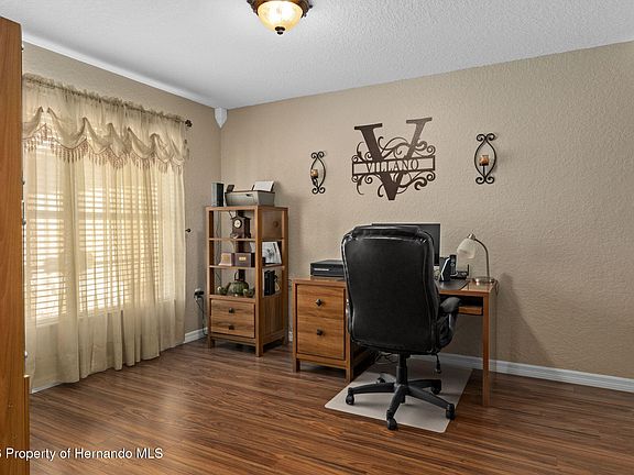 4th image of 216 Cobblestone Dr