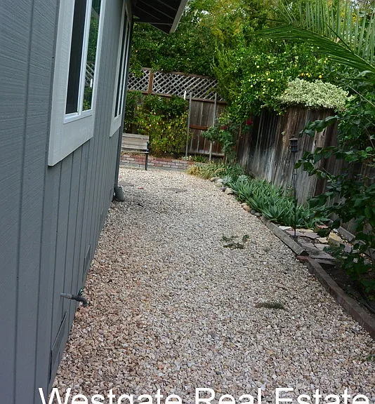 530 Chase St — Photo 3