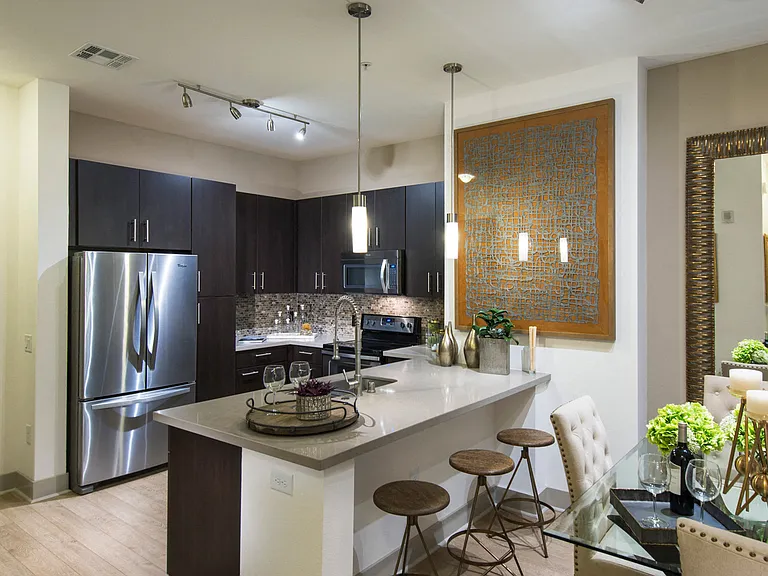 Explore 1000 Grand by Windsor studio, one and two bedroom apartment homes