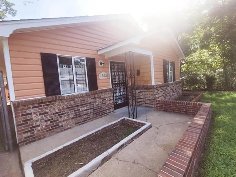 1393 Gold Ave — Photo 3