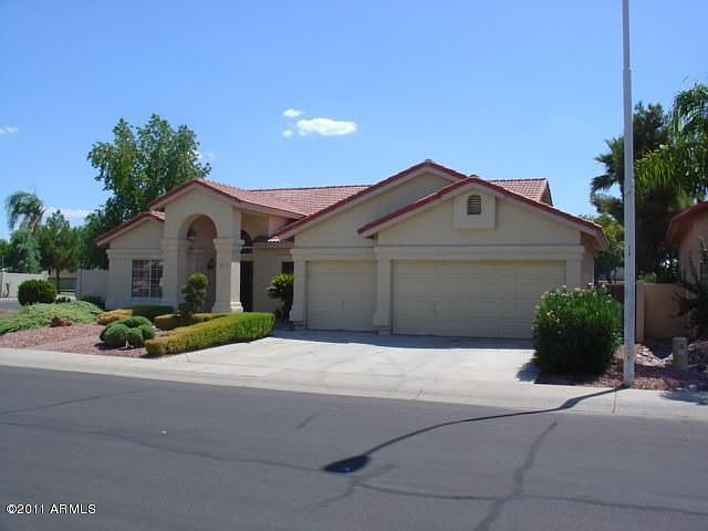 1st image of 11225 W Olive Dr
