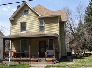 94 Center Ave, Burgettstown, PA