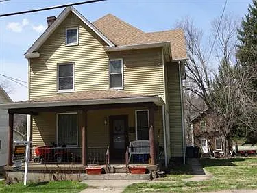 94 Center Ave photo 1