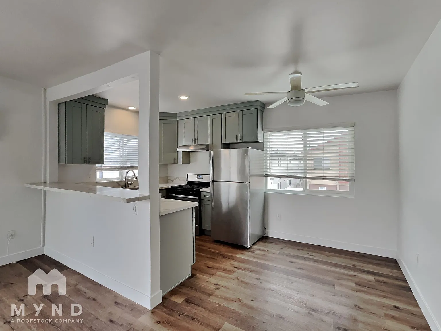 2 bed, 1.0 bath, 800 sqft, $2,345 — Photo 3