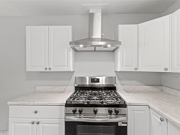 5th image of 4425 Swandale Ave