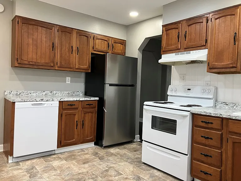 206 Broadview Dr — Photo 6