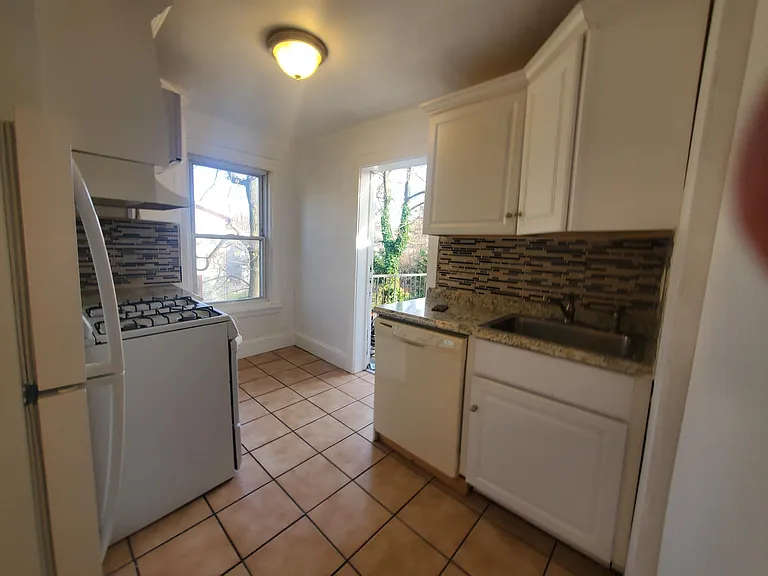 213 Lippincott Ave #2 — Photo 12