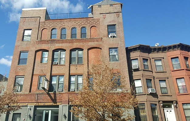 Rented by Manhattan Management LLC | media 28