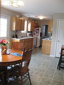 2nd image of 884 Wesley Dr