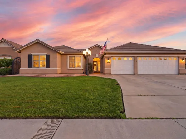 1945 W Picadilly Lane, Hanford, CA 93230