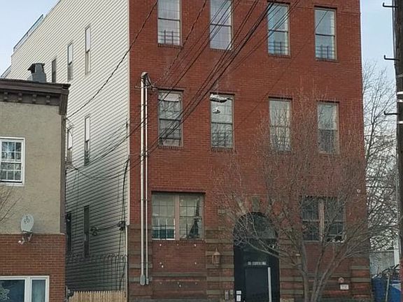 5th image of 91 Broad St