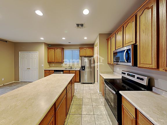 4th image of 21074 S 213th St