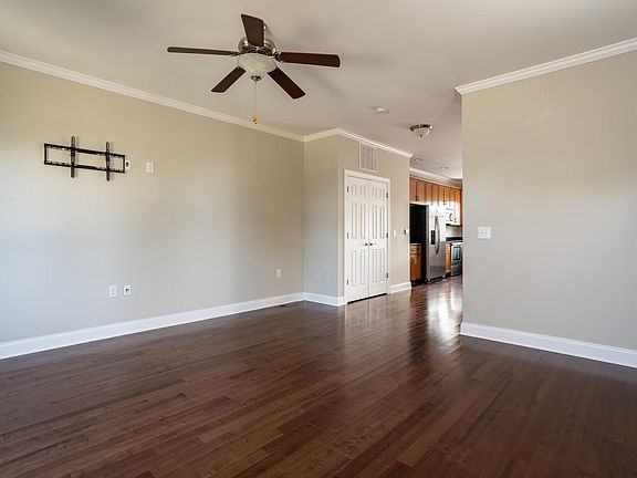 5th image of 384 Blue Stone Hills Dr