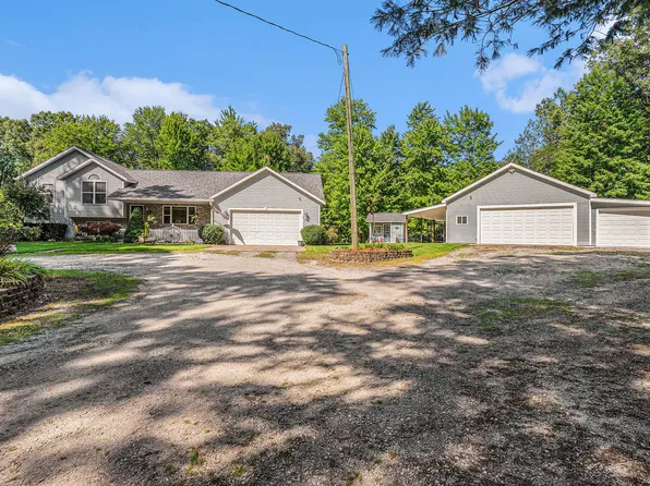 18950 Elli Ln, Fruitport, MI 49415