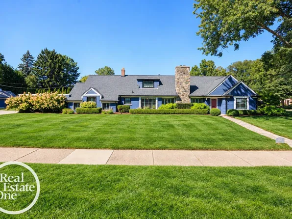 155 Lothrop Rd, Grosse Pointe Farms, MI 48236