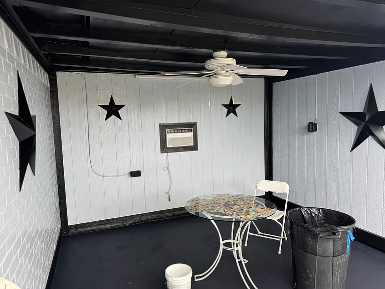1705 Hawthorne Ln — Photo 31
