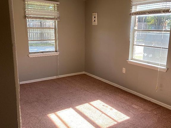 5th image of 410 E Walnut St APT 1