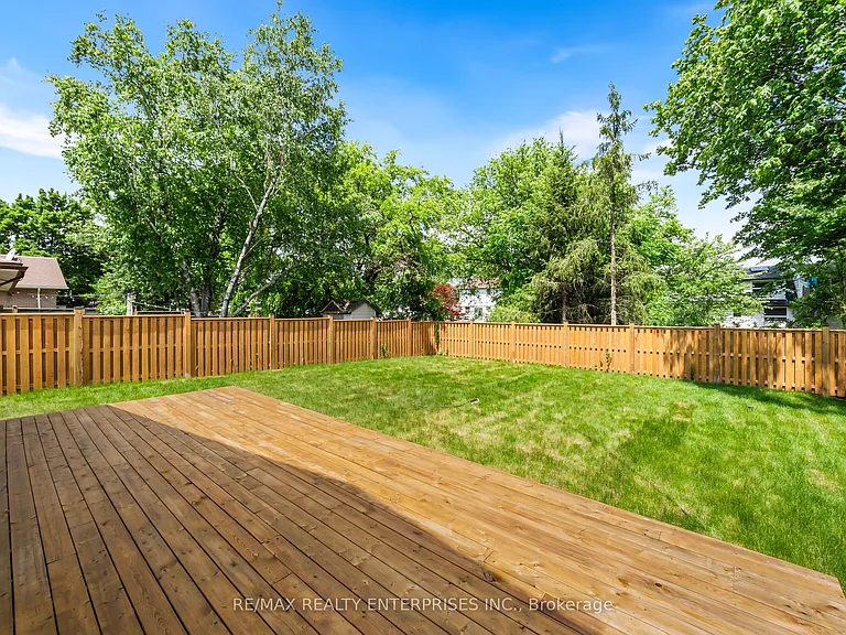 1495 Thetford Ct — Photo 39