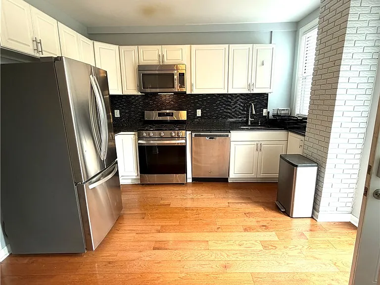 1636 Dagmar Ave — Photo 7