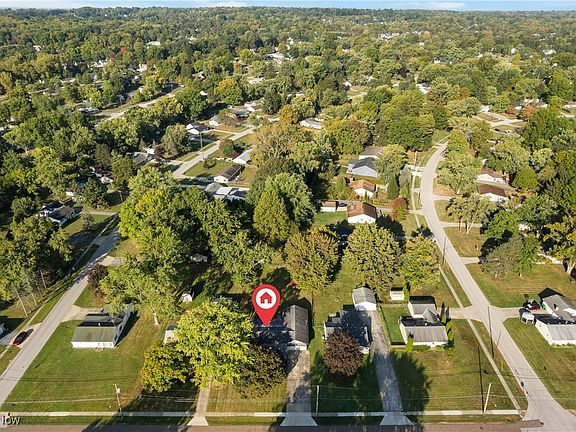 2nd image of 9846 Oakwood Dr