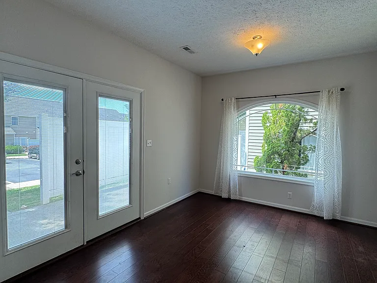 207 Portico St — Photo 11