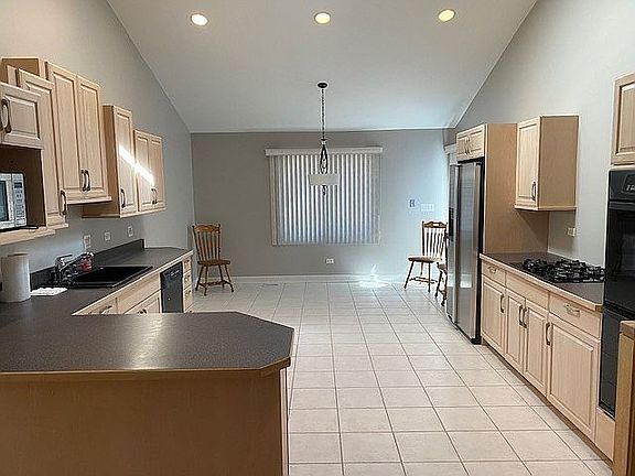 4th image of 359 N Cedar Ave